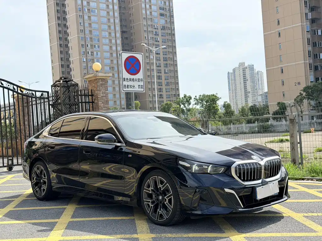 BMW 5 Series 2024