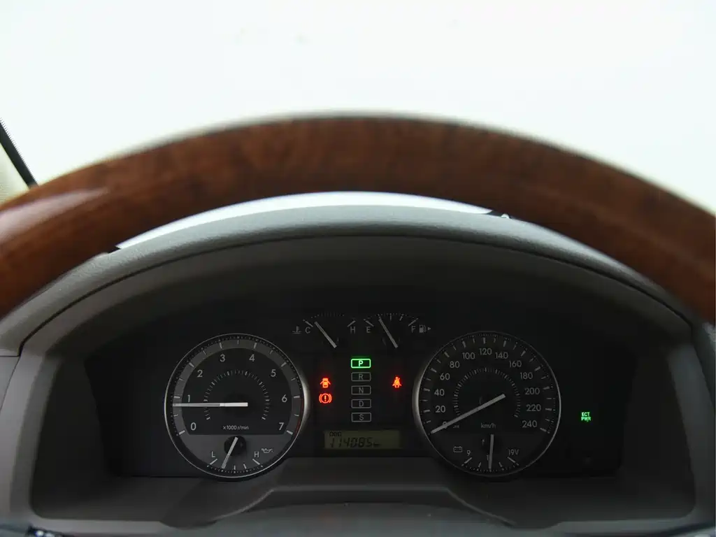 Toyota Land Cruiser 2015 — фото 10