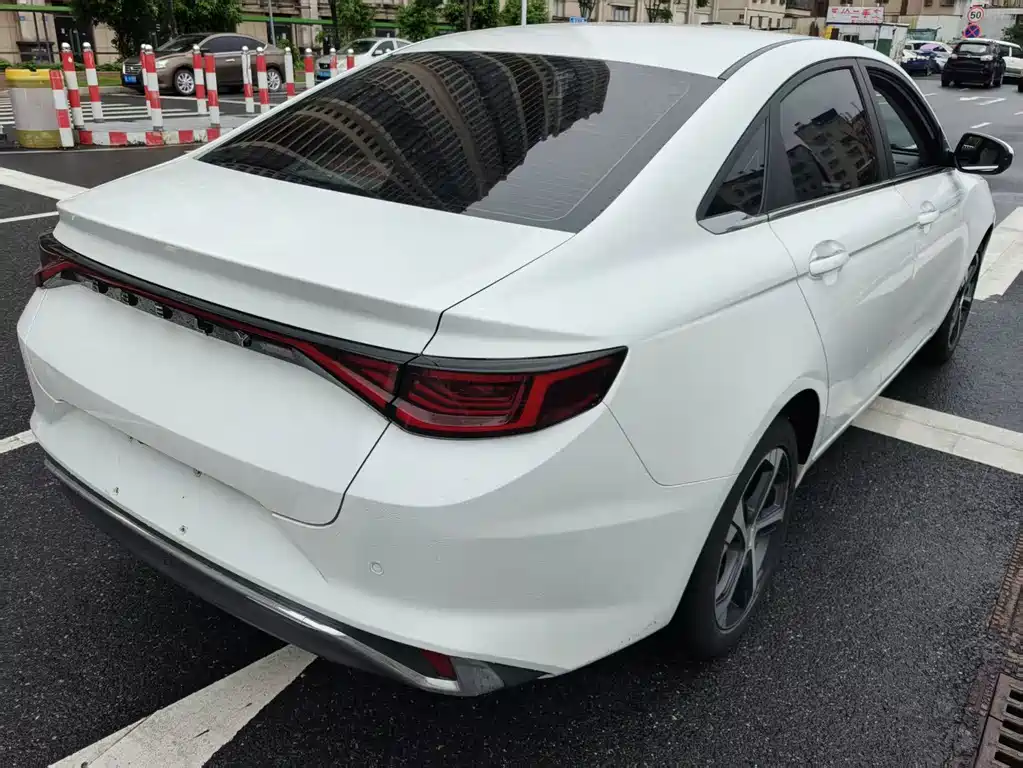 Geely Emgrand L 2022 — фото 10