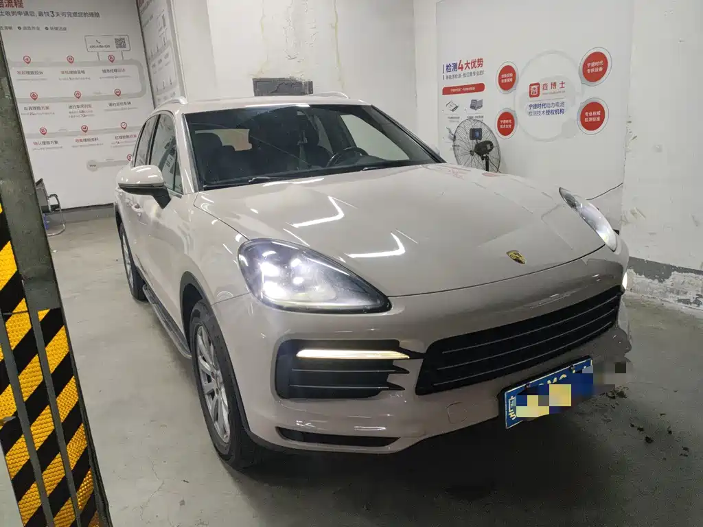 Porsche Cayenne 2019 — фото 1