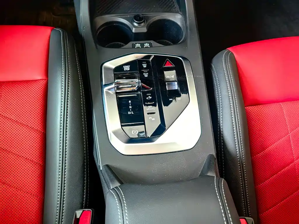 BMW 2 Series 2025 — фото 11