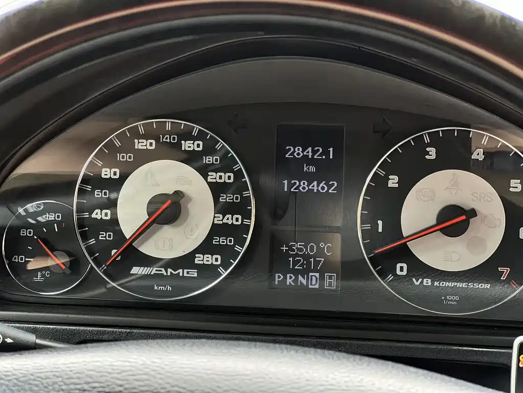 Mercedes-Benz G-Class AMG 2010 — фото 16