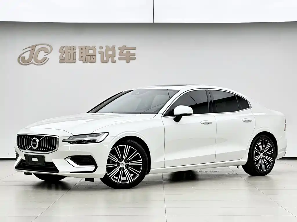 Volvo S60 2021 — фото 1