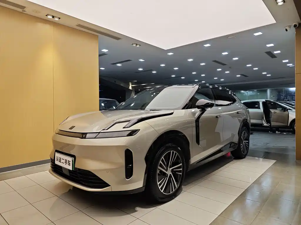 Lynk & Co 08 EM-P 2024 — фото 1