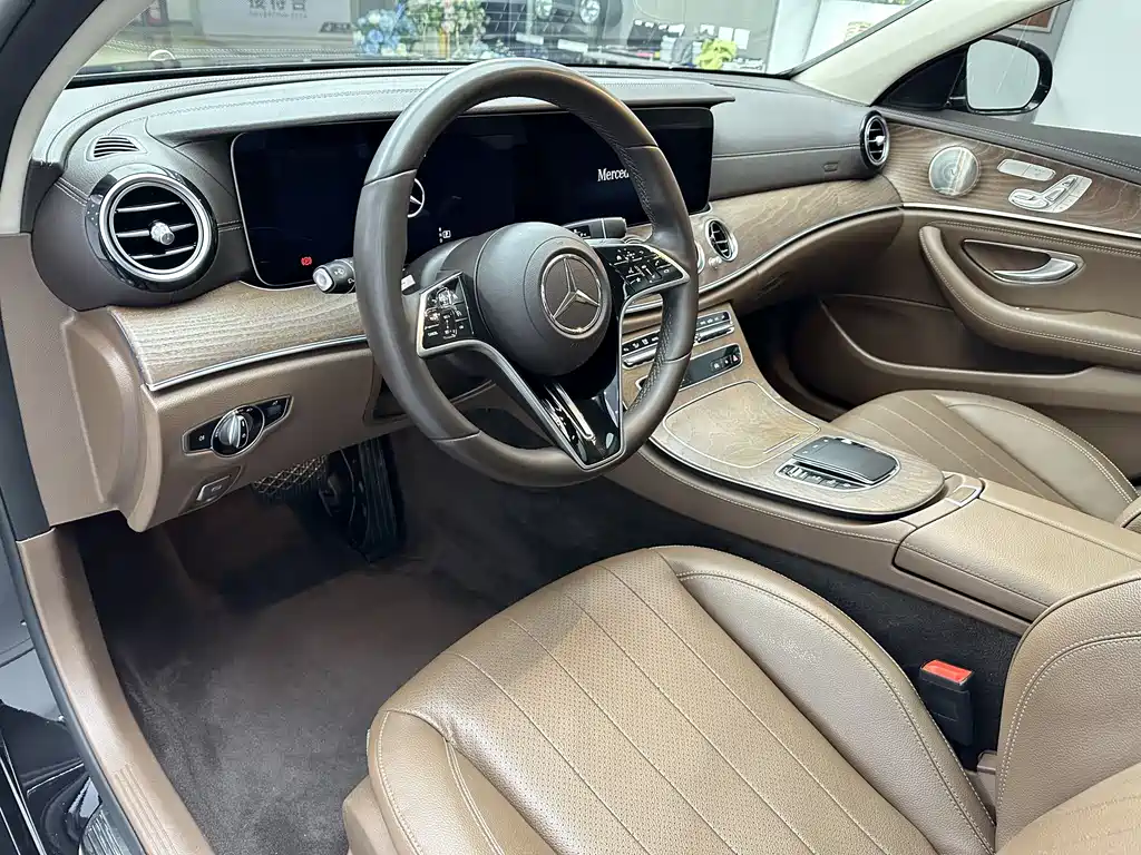 Mercedes-Benz E-Class 2021 — фото 12