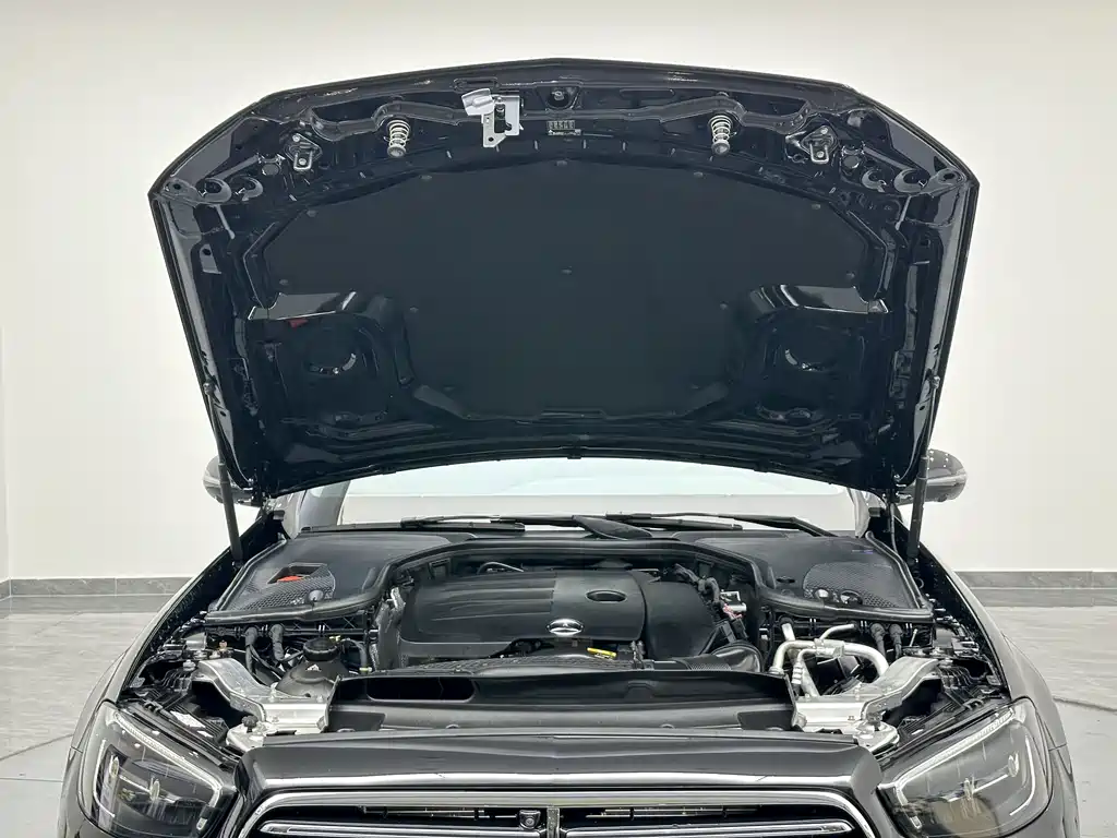 Mercedes-Benz E-Class 2021 — фото 25