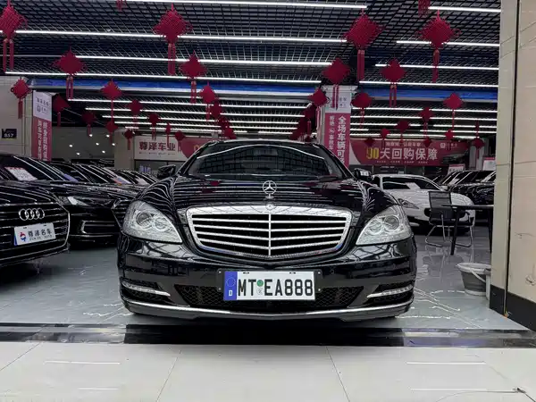 Mercedes-Benz S-Class 2012