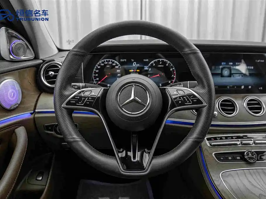 Mercedes-Benz E-Class 2022 — фото 18