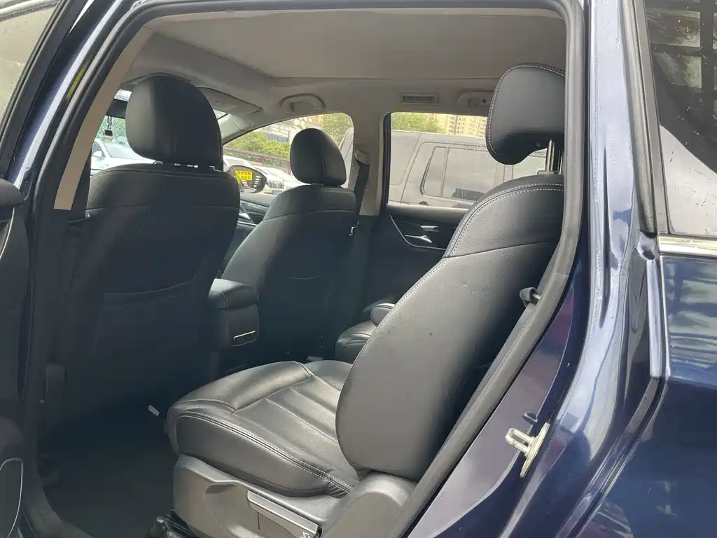 BYD MAX 2018