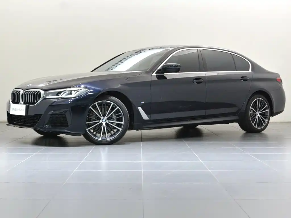 BMW 5 Series 2022 — фото 13