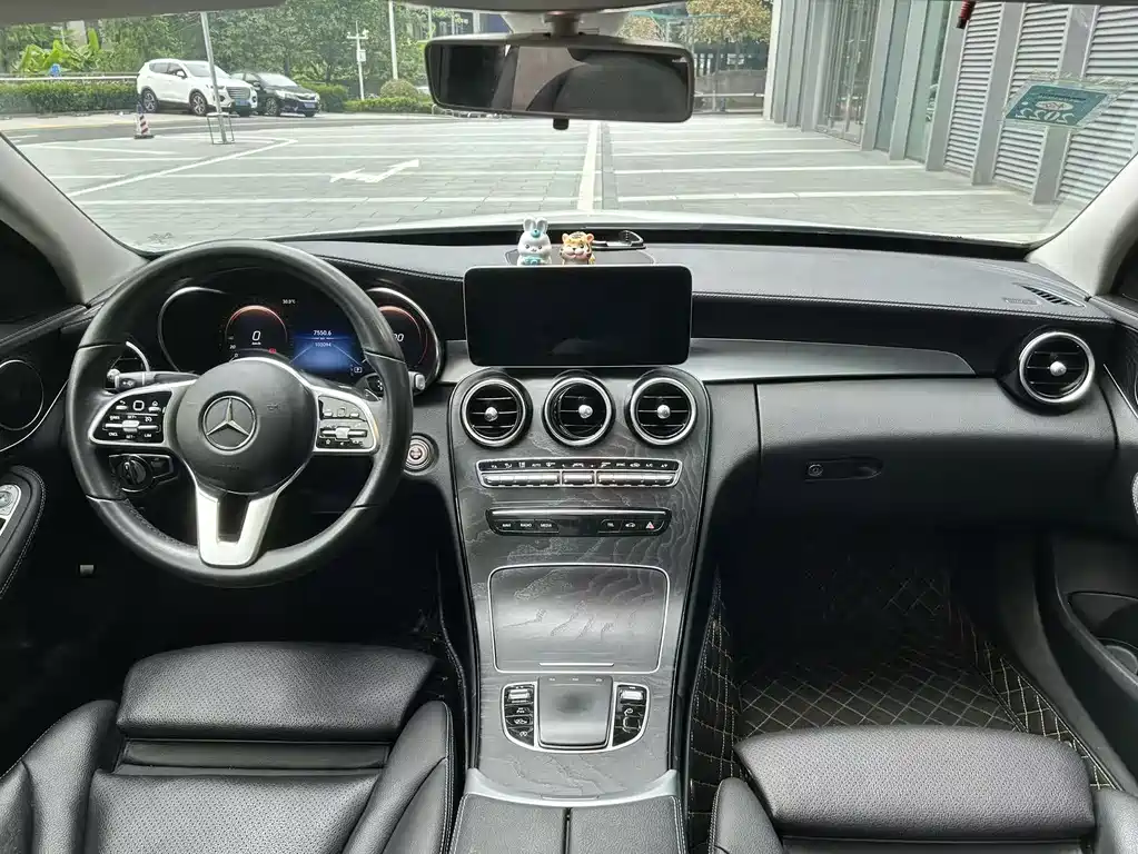 Mercedes-Benz C-Class 2018 — фото 11