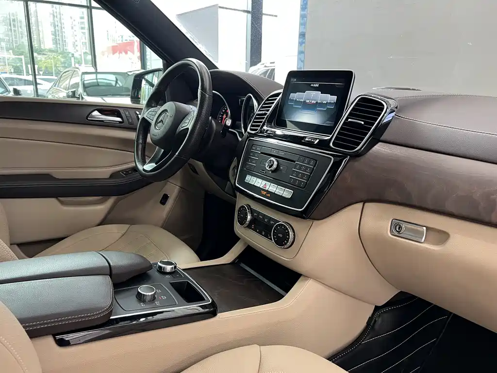 Mercedes-Benz GLE 2018 — фото 30