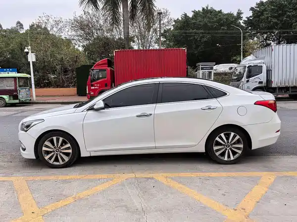 Hyundai Mistra 2014