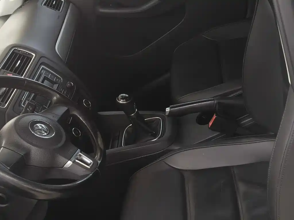 Volkswagen Sagitar 2014