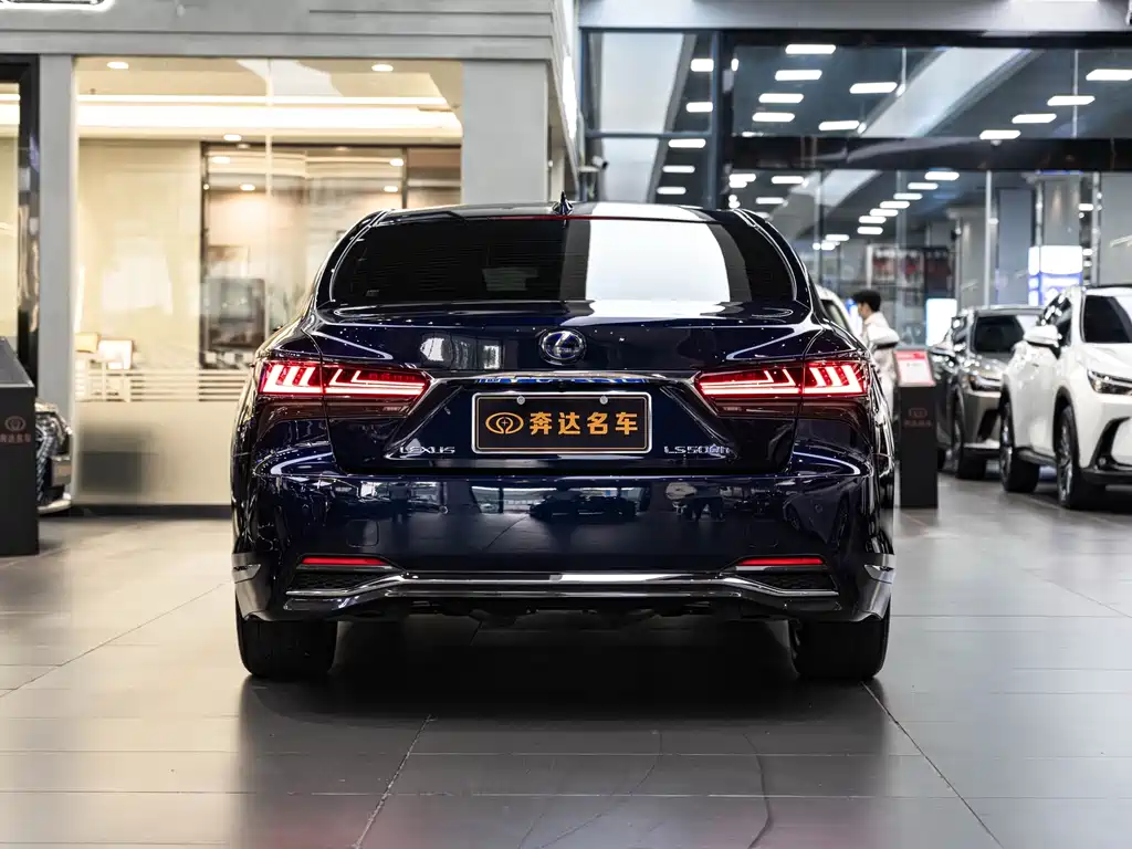 Lexus LS 2022