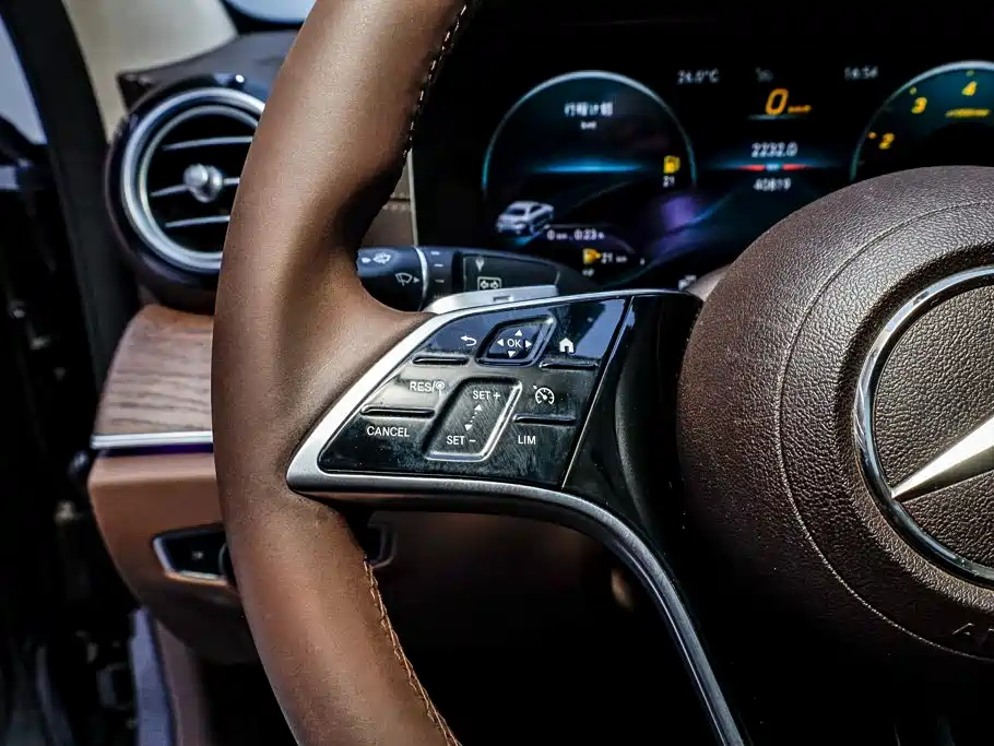 Mercedes-Benz E-Class 2022 — фото 14