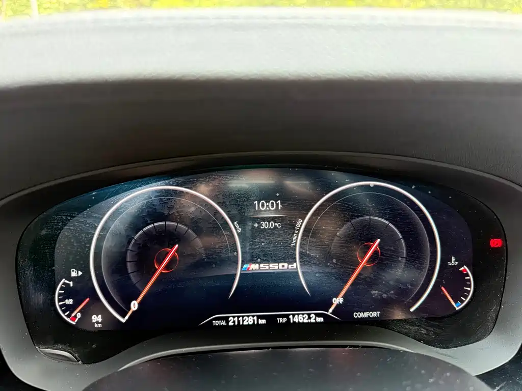 BMW 5 Series 2019 — фото 17
