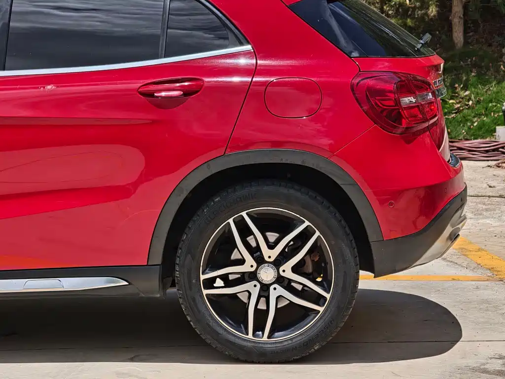 Mercedes-Benz GLA 2015 — фото 11