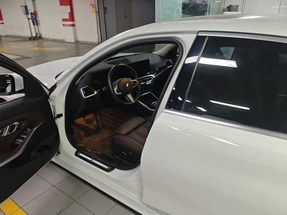 BMW 3 Series 2024