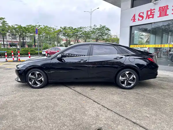 Hyundai Elantra 2021