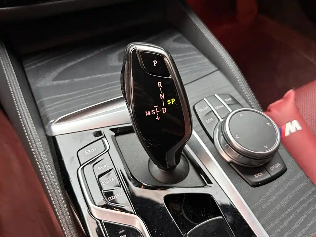 BMW 5 Series 2021 — фото 16