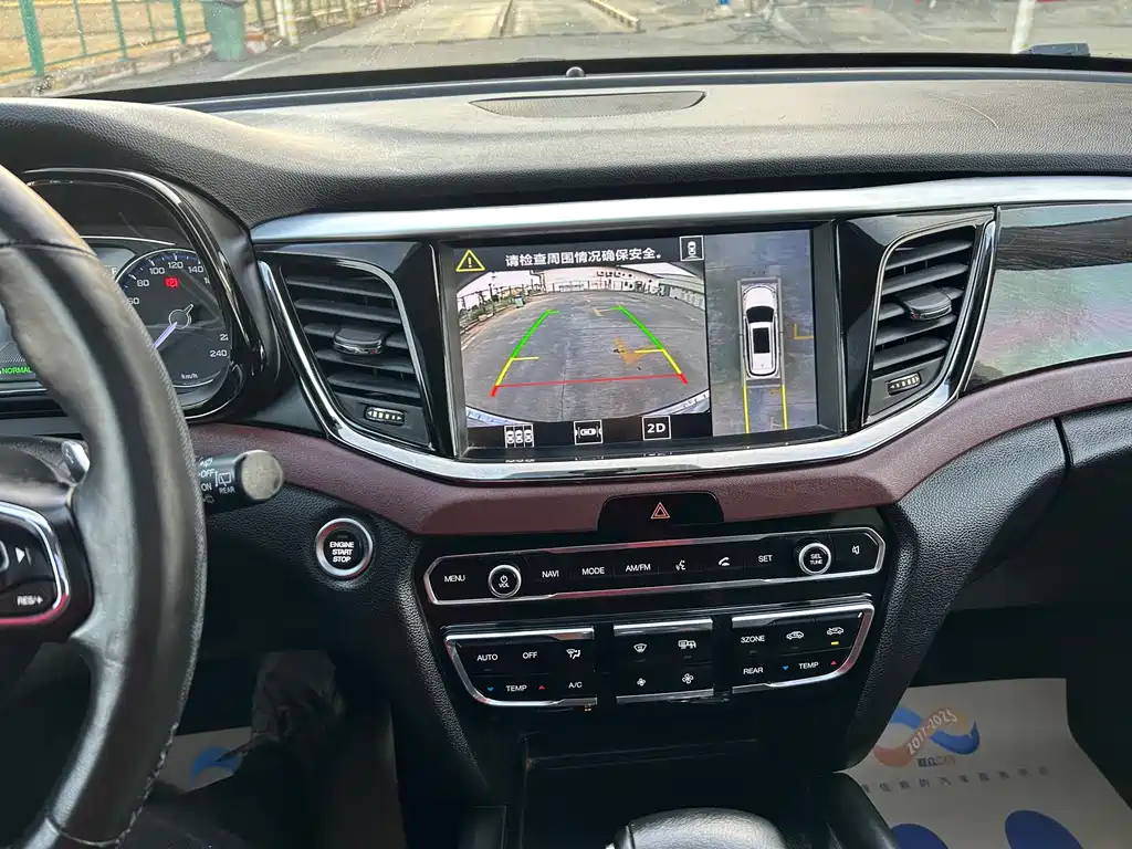 GAC Motor Trumpchi GS8 2019 — фото 19