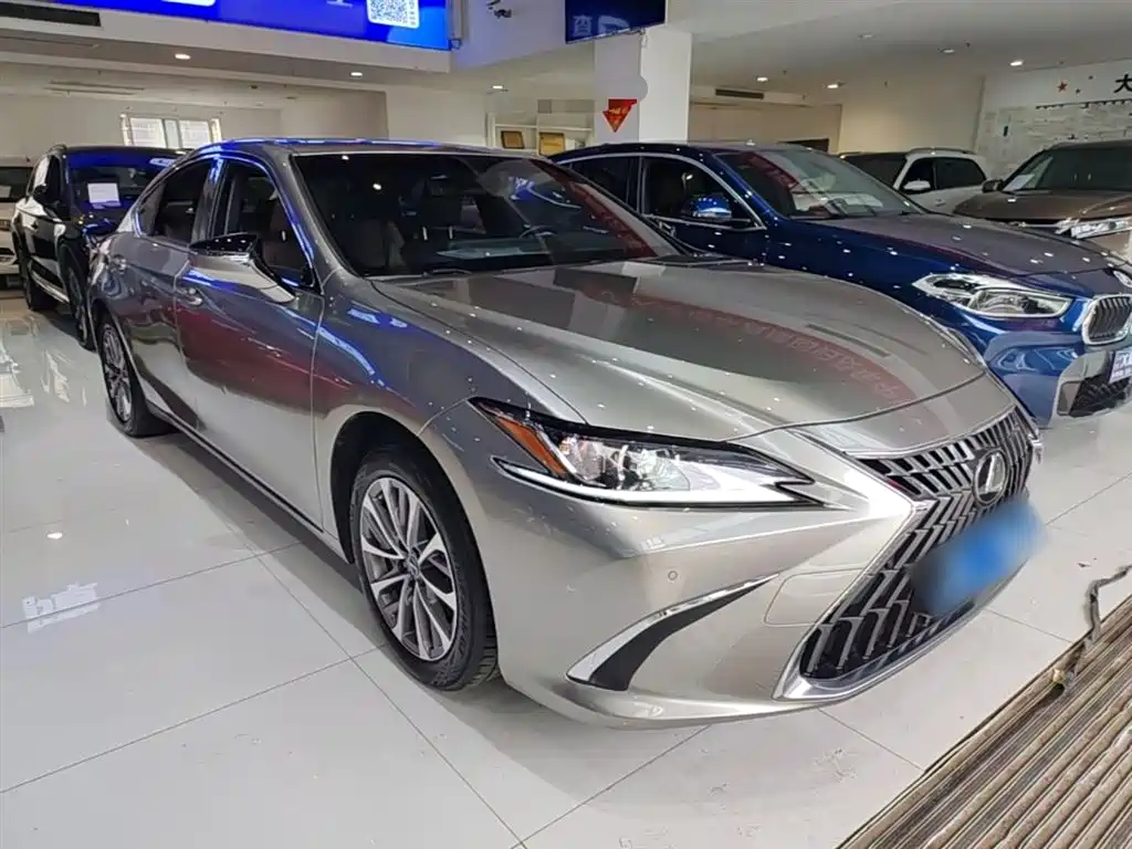 Lexus ES 2023 — фото 4