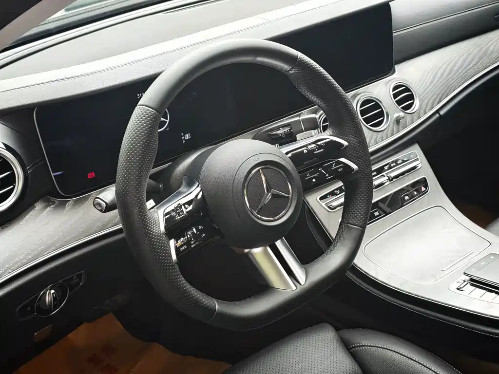 Mercedes-Benz E-Class 2022 — фото 15