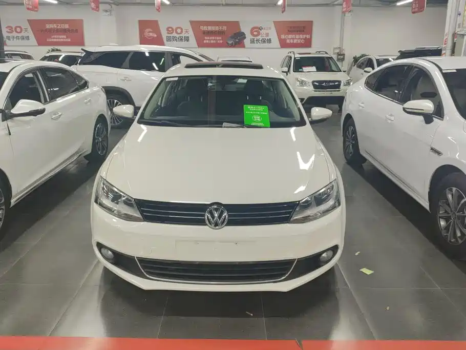 Volkswagen Sagitar 2015