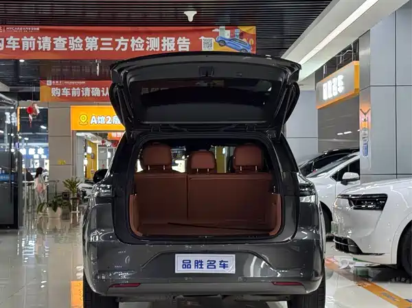 Li Auto L6 2024