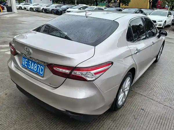 Toyota Camry 2021