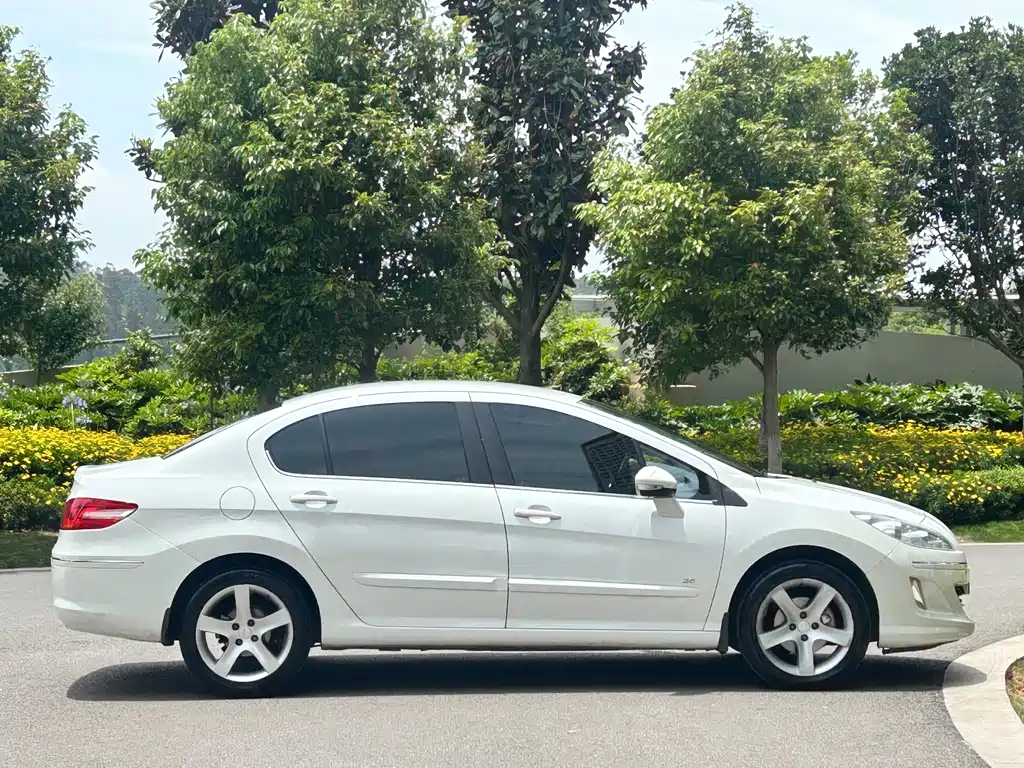 Peugeot 408 2014 — фото 7