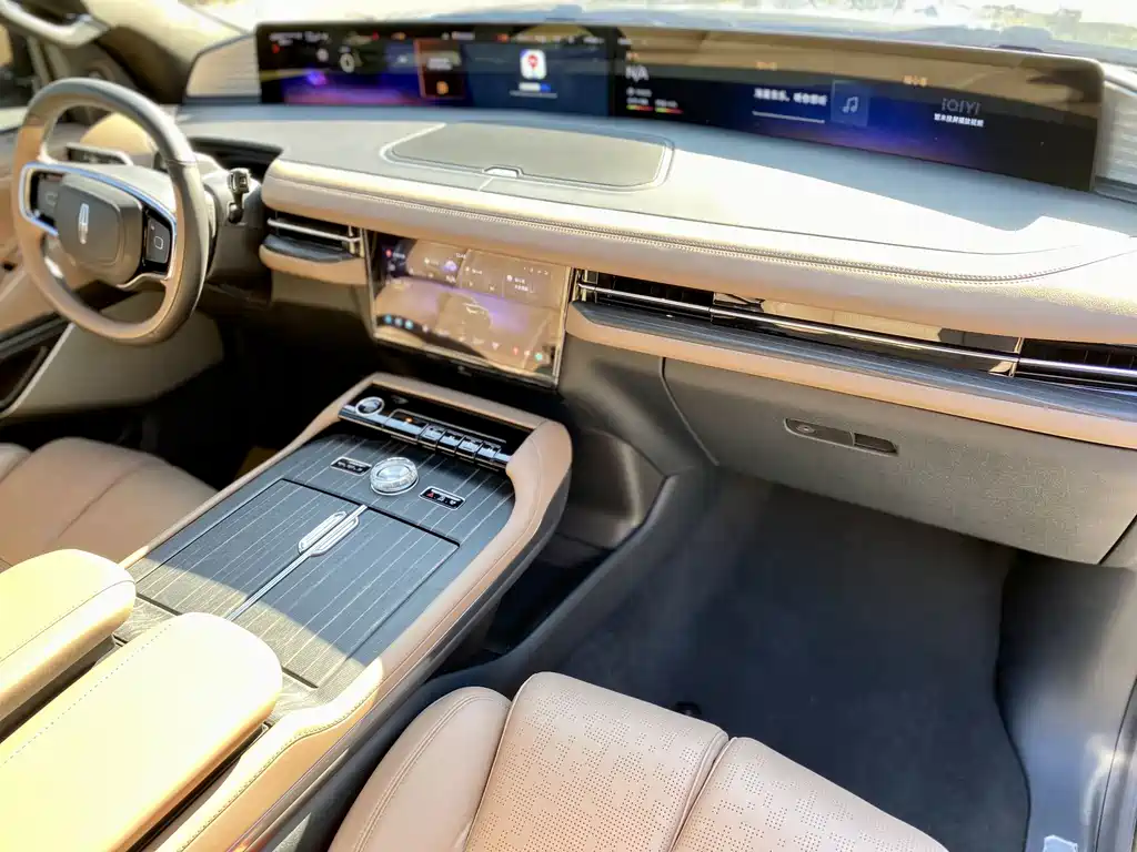 Lincoln Navigator 2025 — фото 11