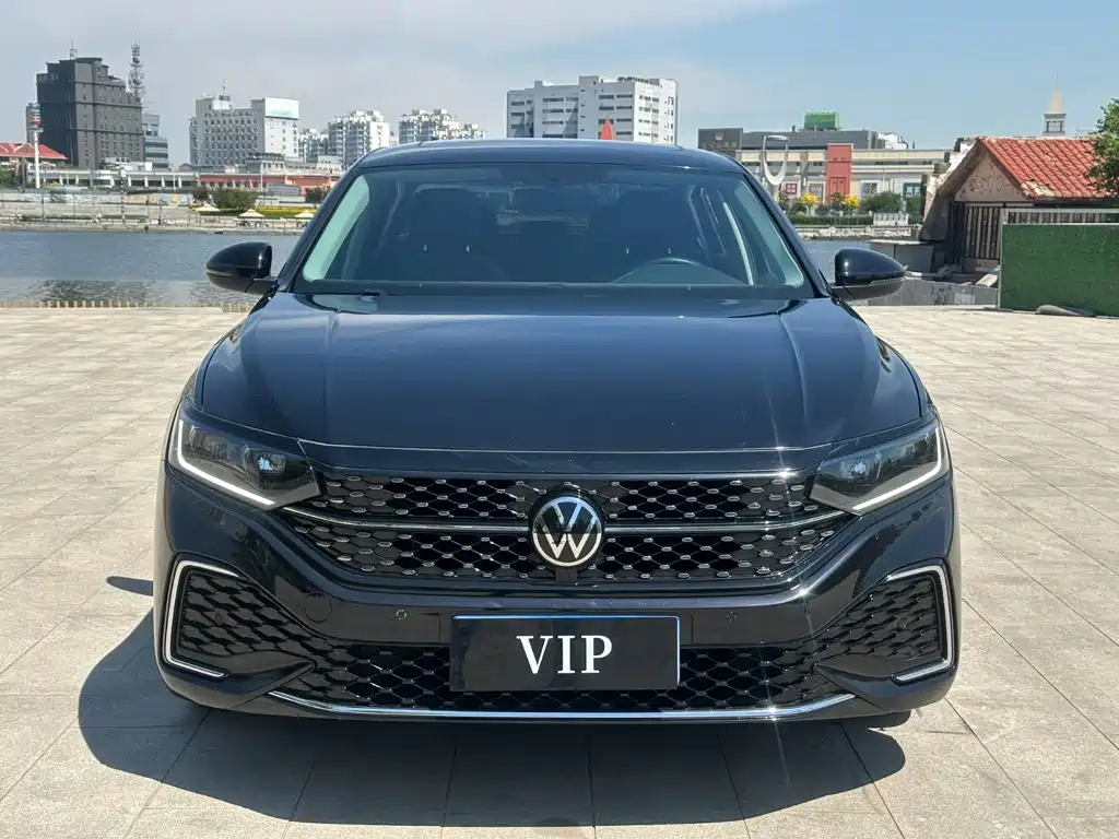 Volkswagen Passat 2024