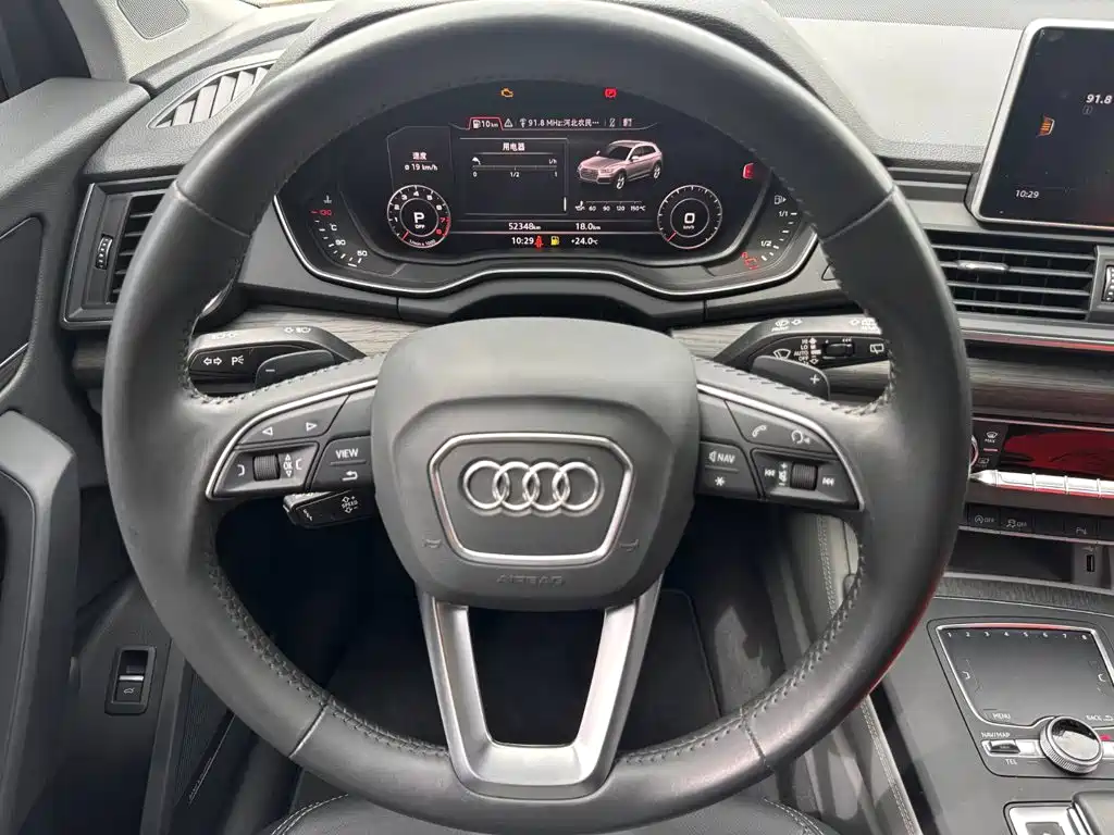 Audi Q5L 2019 — фото 14