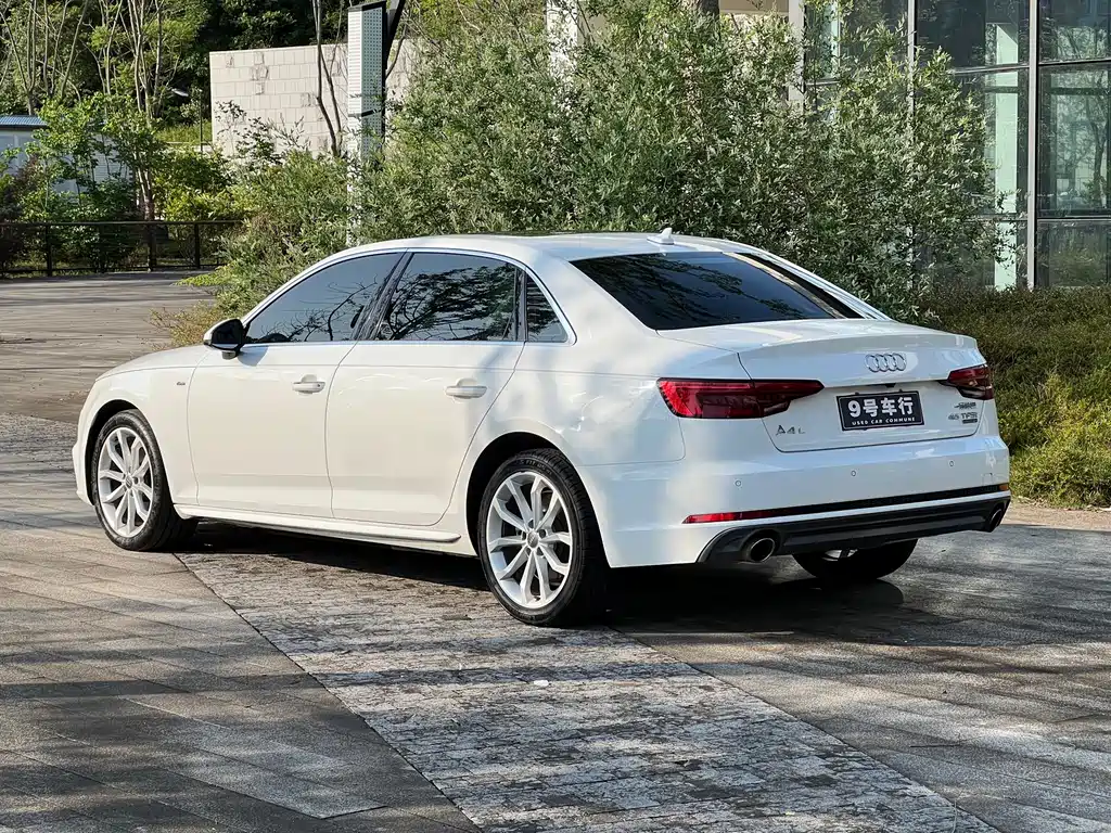 Audi A4L 2017 — фото 8