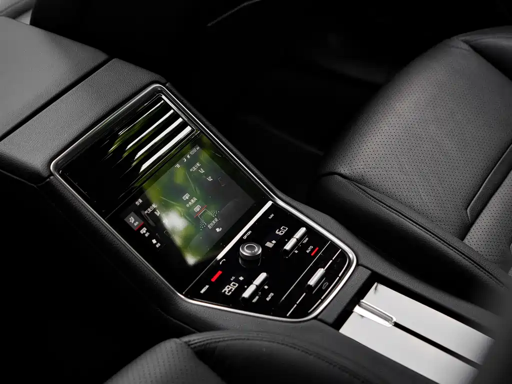 Porsche Panamera 2018 — фото 13