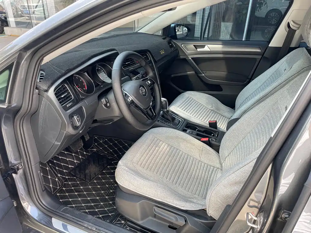 Volkswagen Golf 2020