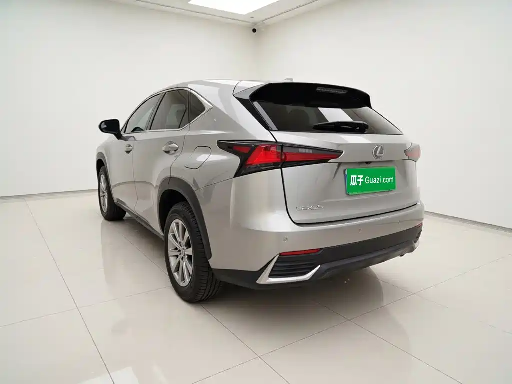 Lexus NX 2021