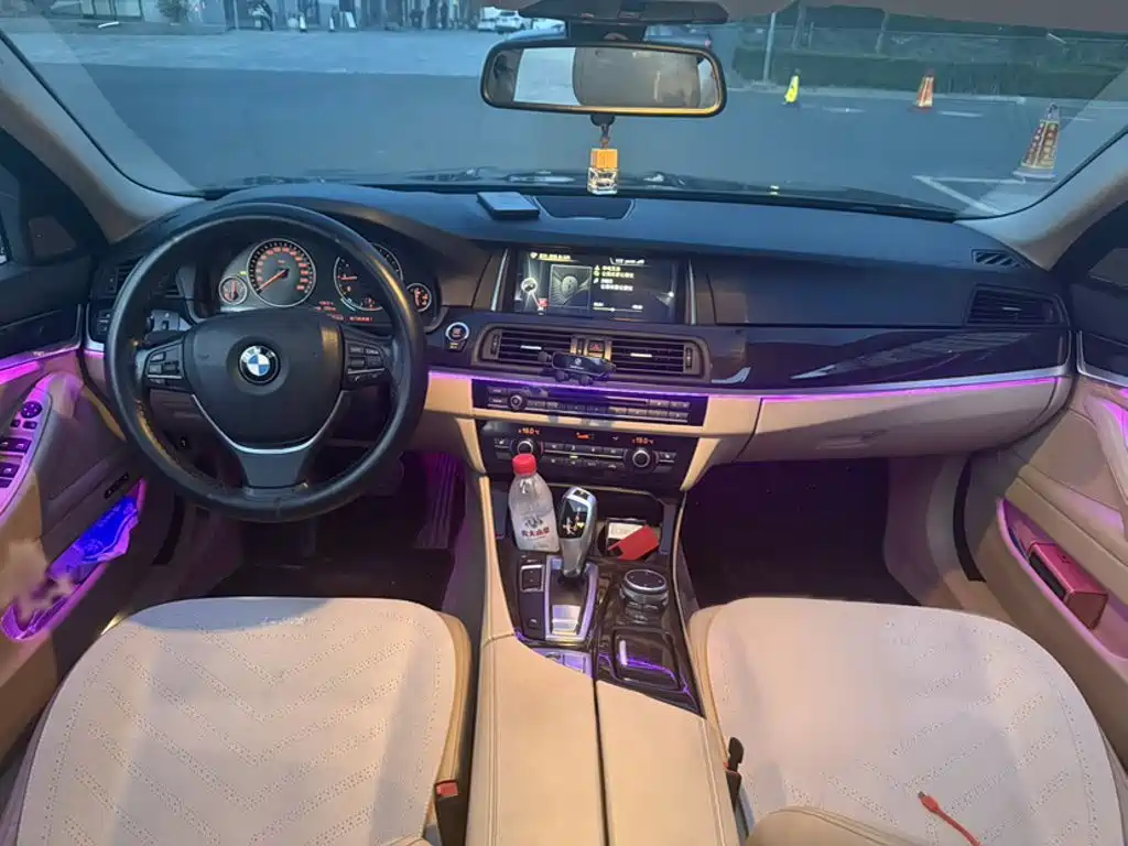 BMW 5 Series 2015 — фото 10