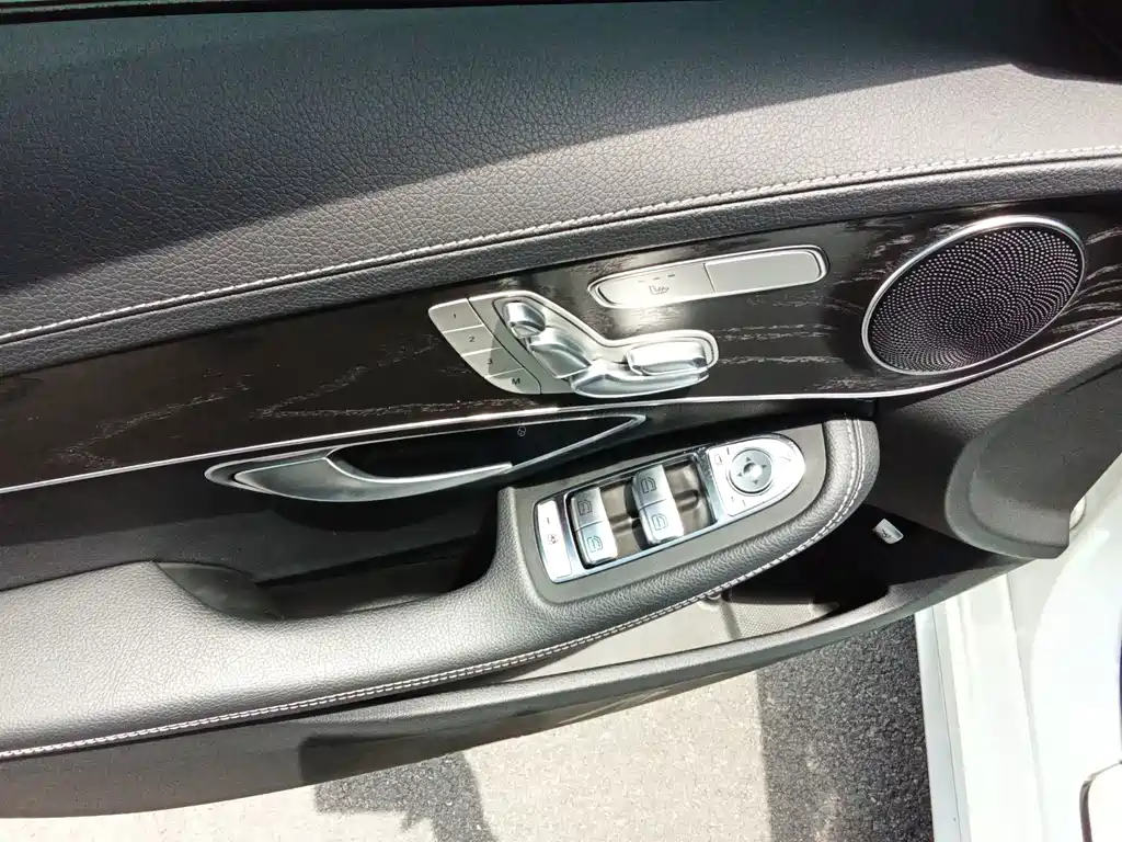 Mercedes-Benz C-Class 2019 — фото 12
