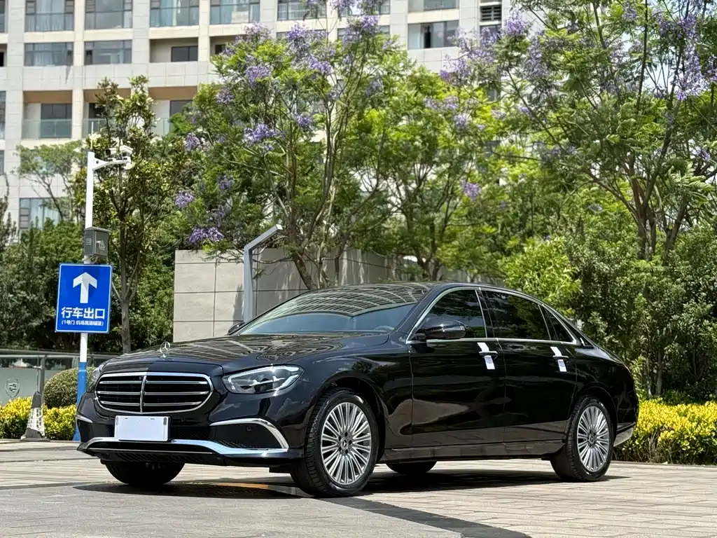 Mercedes-Benz E-Class 2022 — фото 1
