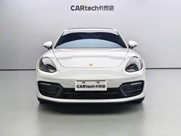 Porsche Panamera 2022