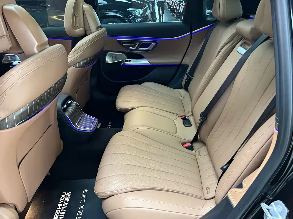 Mercedes-Benz E-Class 2024 — фото 10