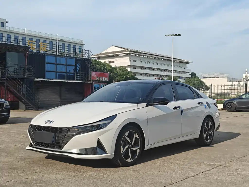 Hyundai Elantra 2023