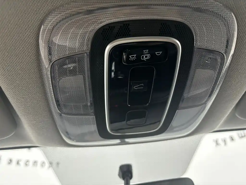 Hyundai Elantra 2023 — фото 18