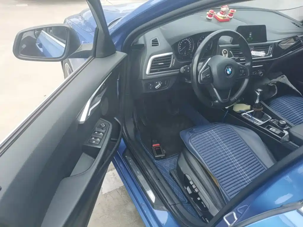 BMW 1 Series 2018 — фото 16