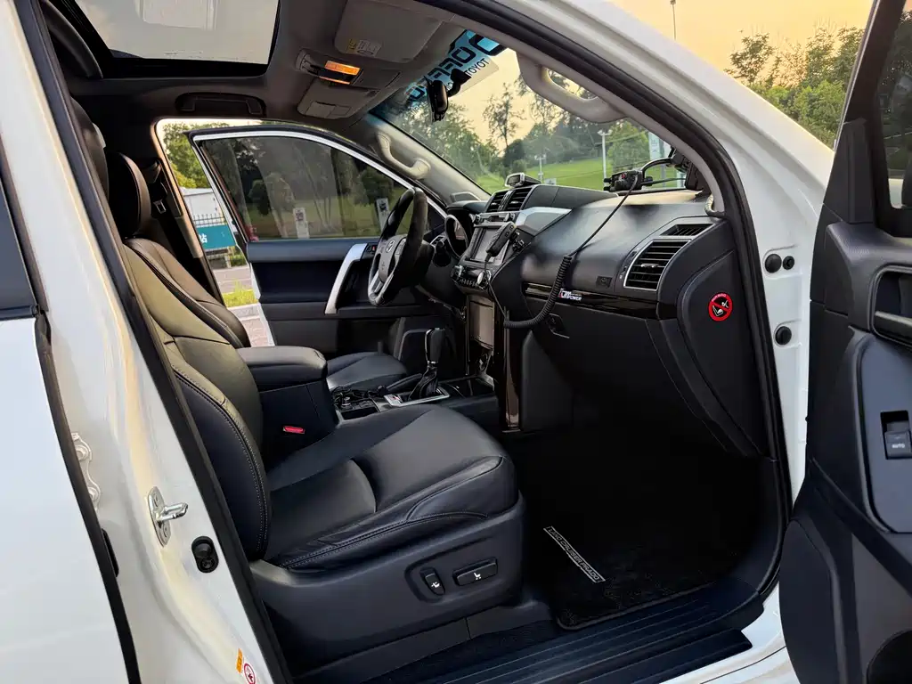 Toyota Prado 2016 — фото 11