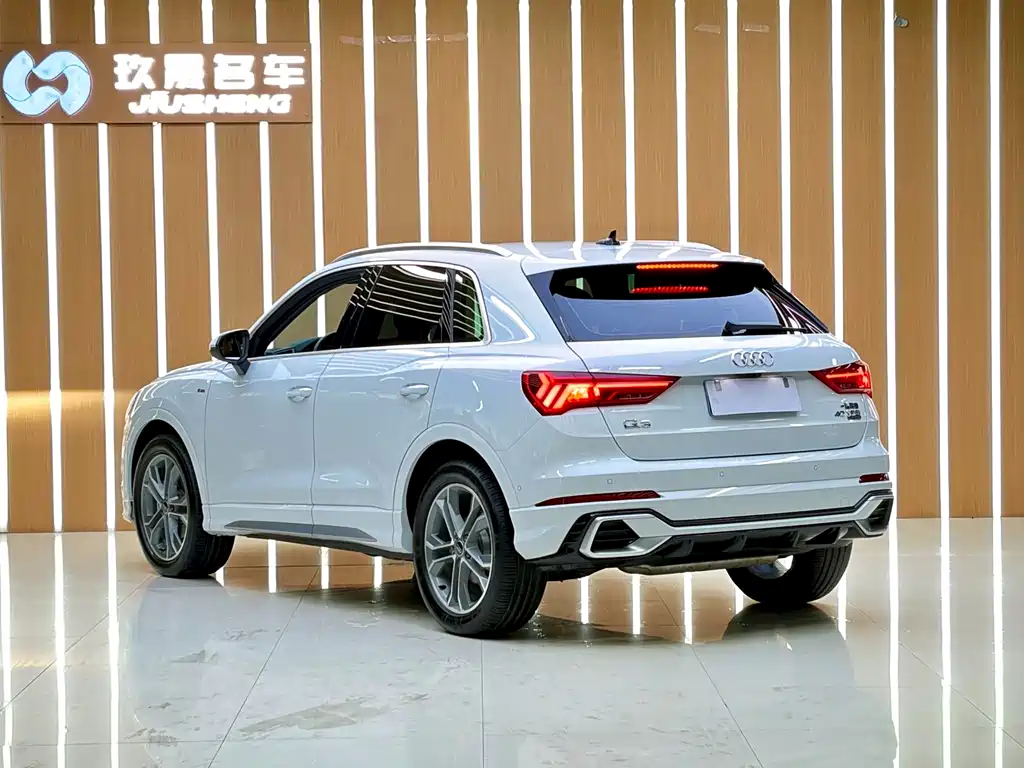 Audi Q3 2024 — фото 19