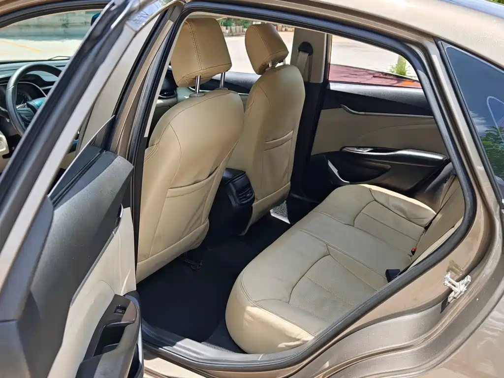 Buick Excelle 2016 — фото 14